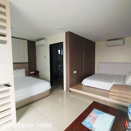 Kluang Container Swimming Pool Hotel Екстериор снимка
