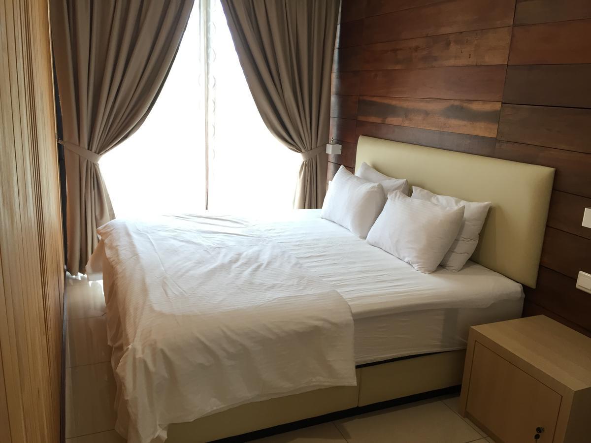 Kluang Container Swimming Pool Hotel Екстериор снимка
