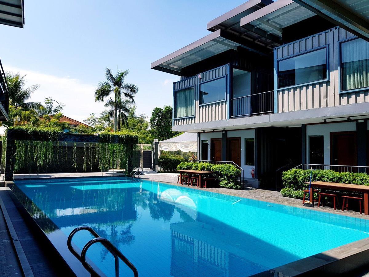 Kluang Container Swimming Pool Hotel Екстериор снимка