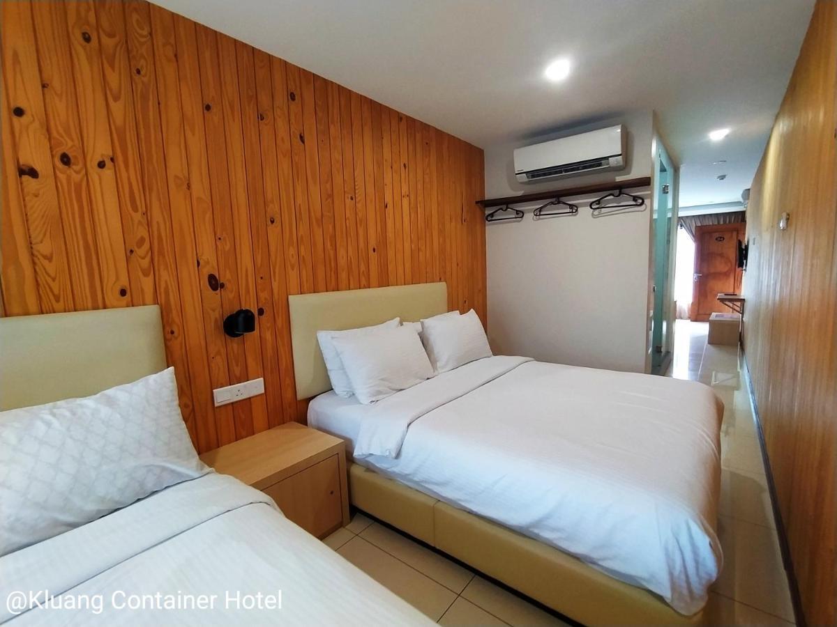 Kluang Container Swimming Pool Hotel Екстериор снимка