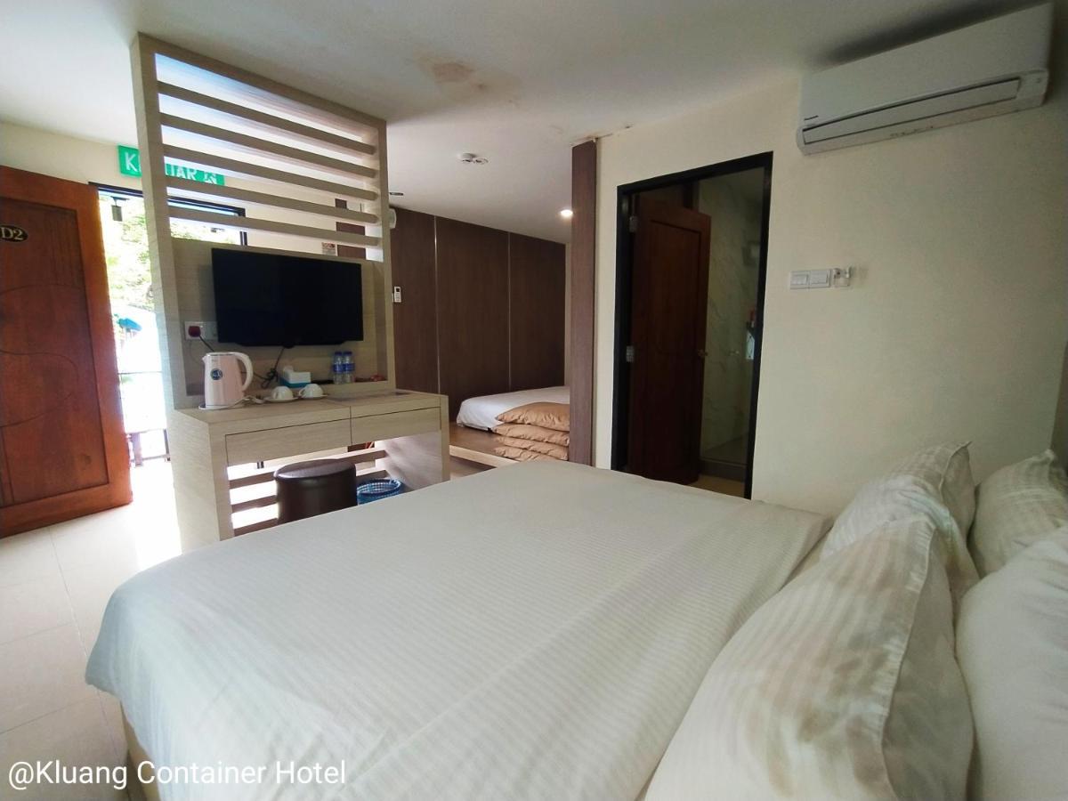 Kluang Container Swimming Pool Hotel Екстериор снимка