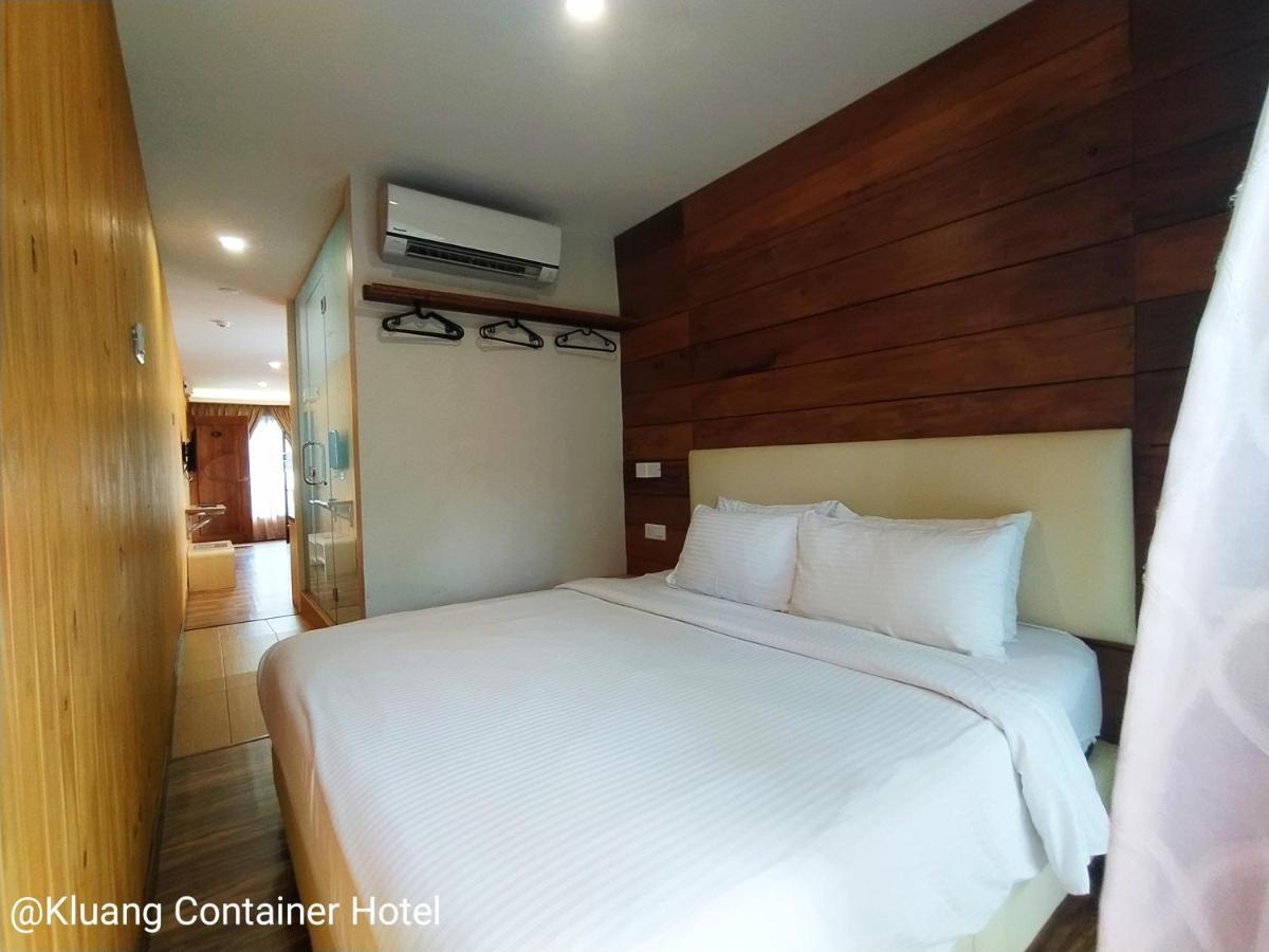Kluang Container Swimming Pool Hotel Екстериор снимка