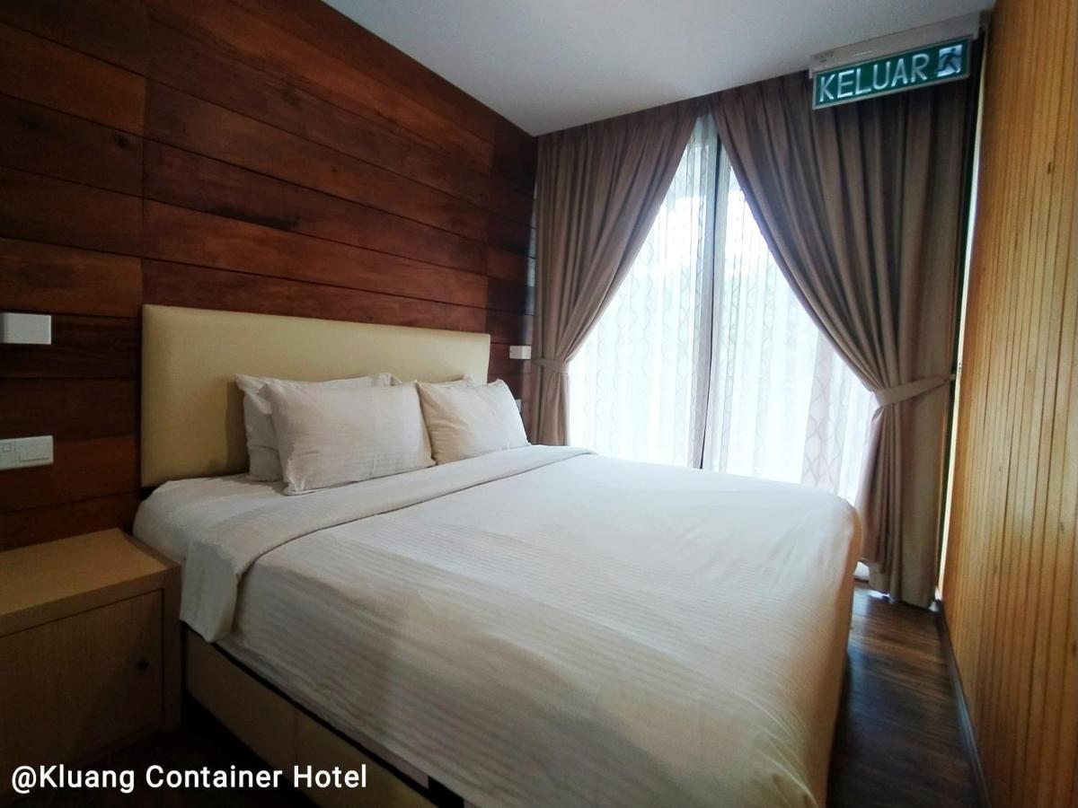 Kluang Container Swimming Pool Hotel Екстериор снимка
