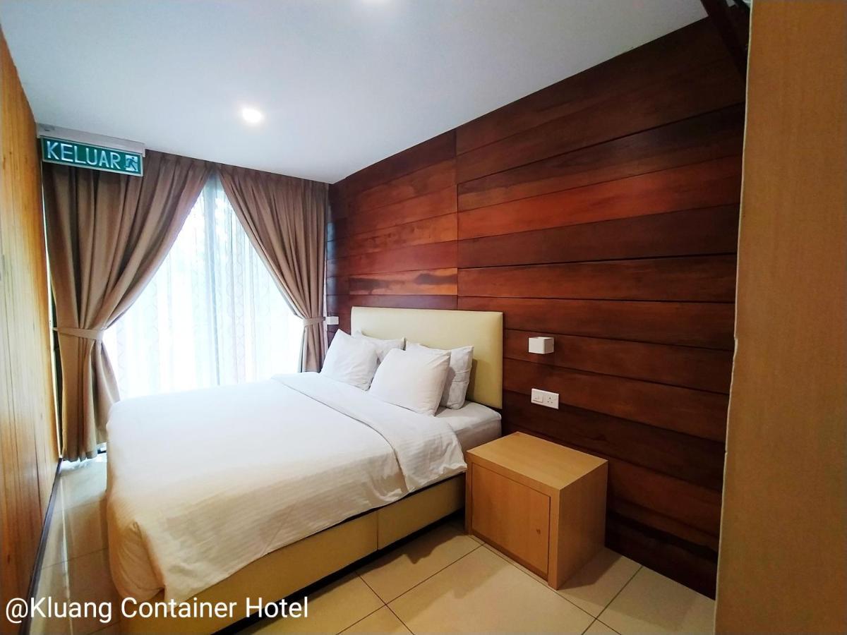 Kluang Container Swimming Pool Hotel Екстериор снимка